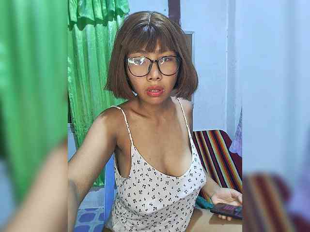 momo3312 webcam