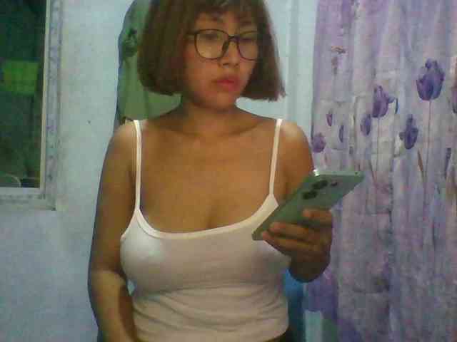 momo3312 webcam