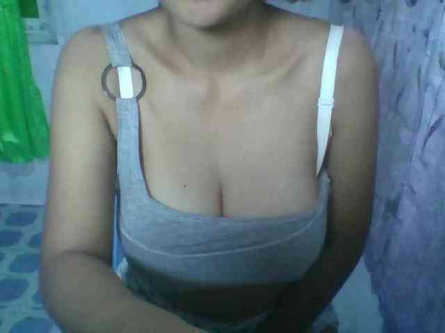 momo3312 webcam