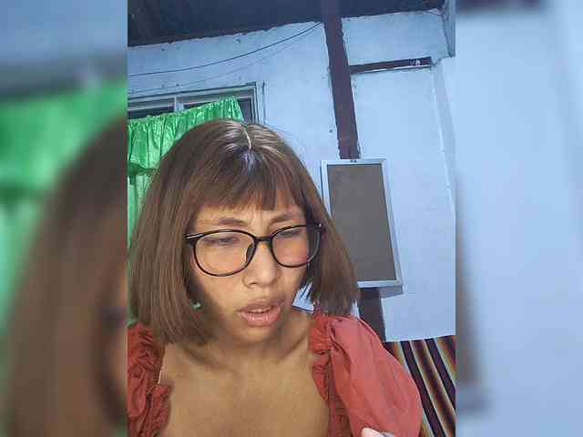 momo3312 webcam