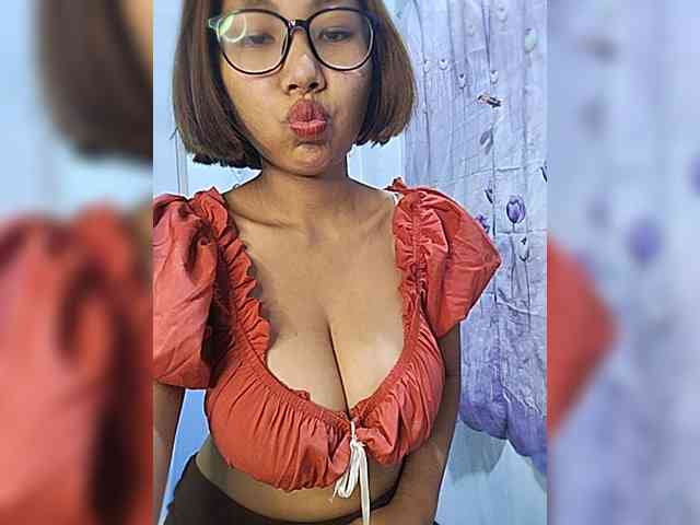 momo3312 webcam