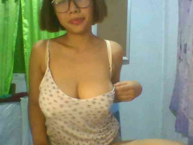 momo3312 webcam