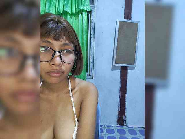 momo3312 webcam