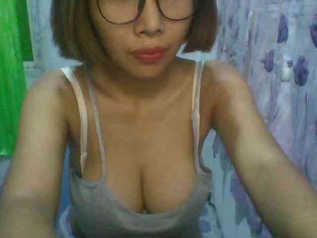 momo3312 webcam