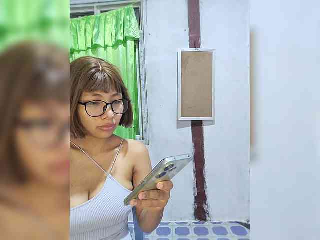 momo3312 webcam