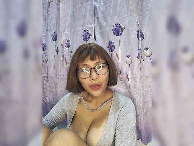 momo3312 webcam