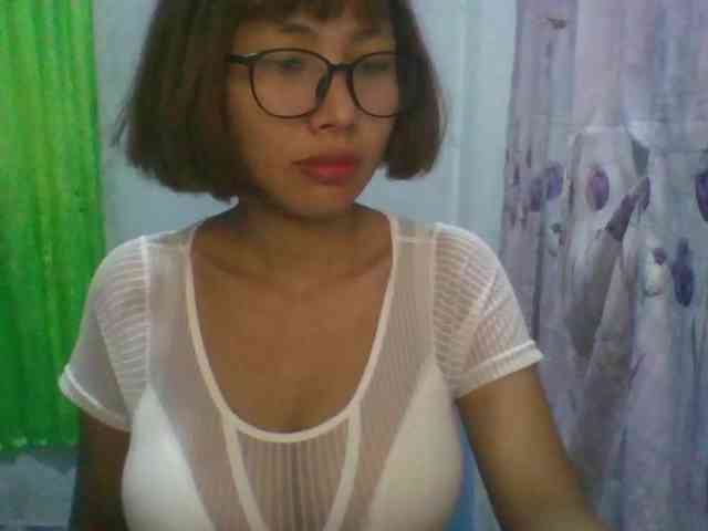 momo3312 webcam