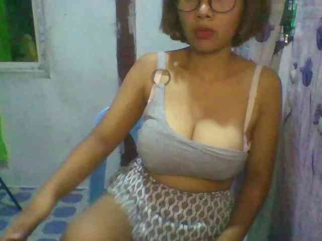 momo3312 webcam