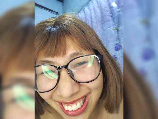 momo3312 webcam