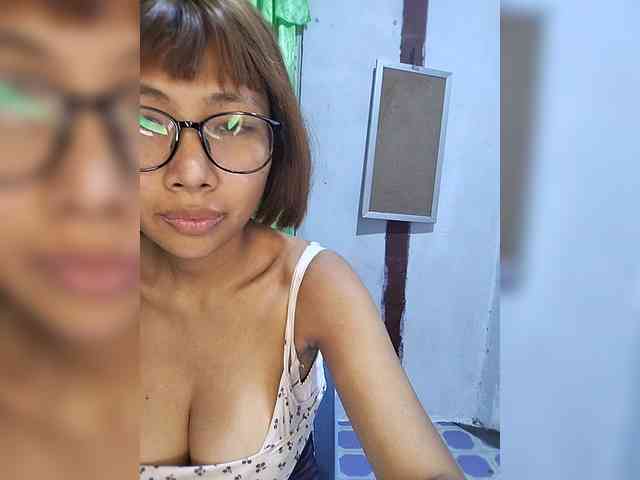 momo3312 webcam