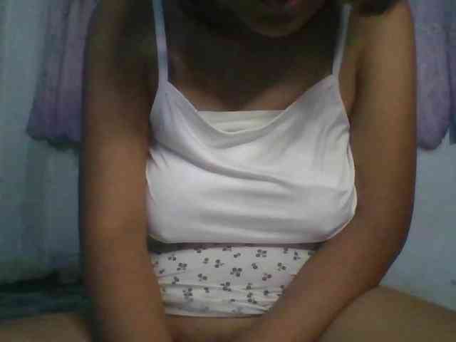 momo3312 webcam