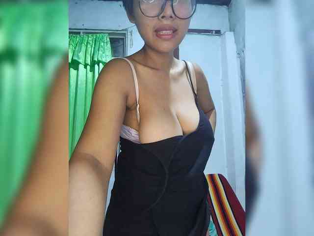 momo3312 webcam