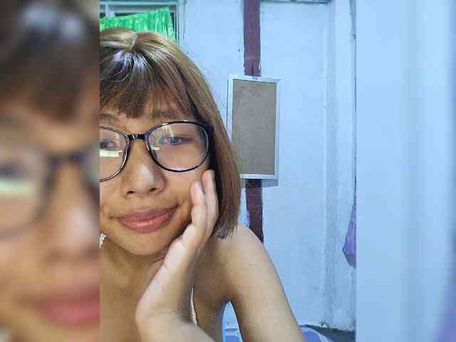 momo3312 webcam