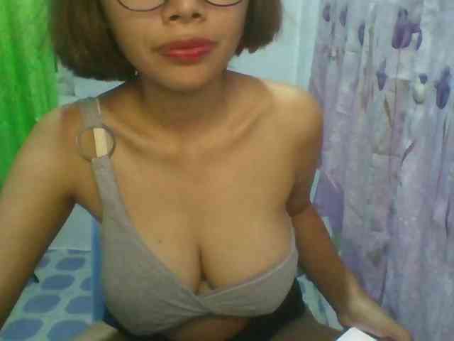 momo3312 webcam