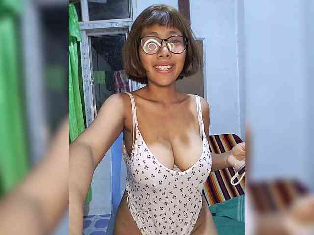 momo3312 webcam
