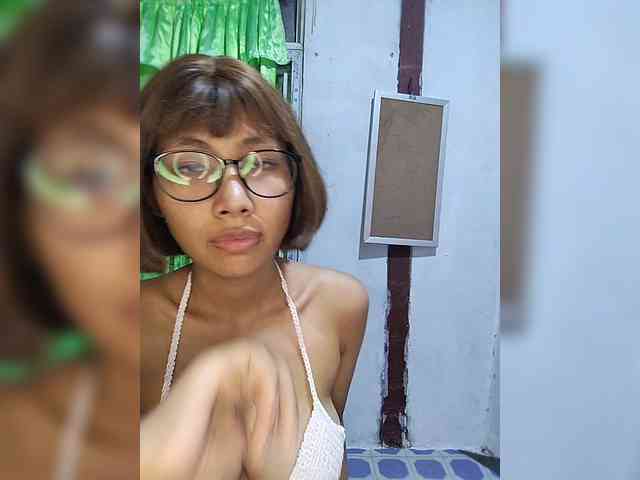 momo3312 webcam