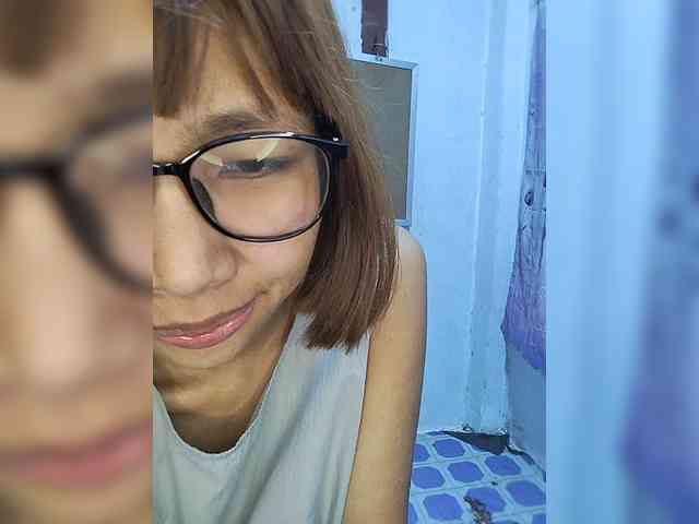momo3312 webcam