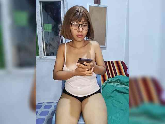 momo3312 webcam