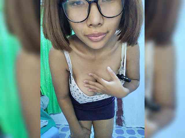 momo3312 webcam