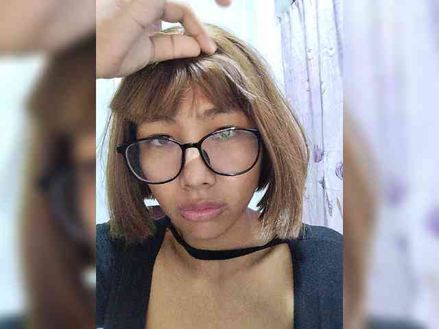 momo3312 webcam