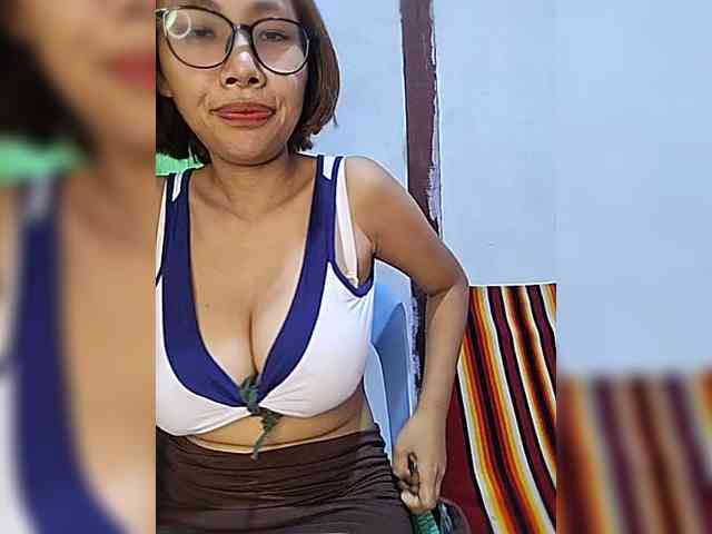 momo3312 webcam