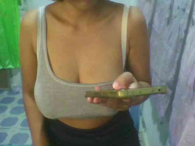 momo3312 webcam