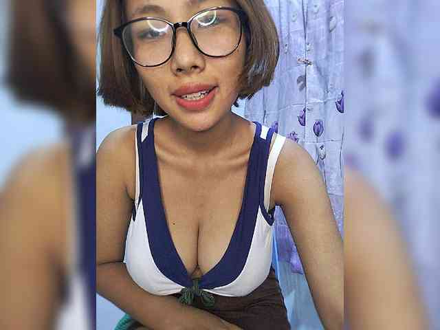 momo3312 webcam