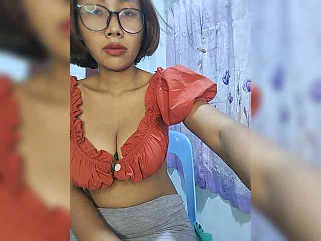 momo3312 webcam