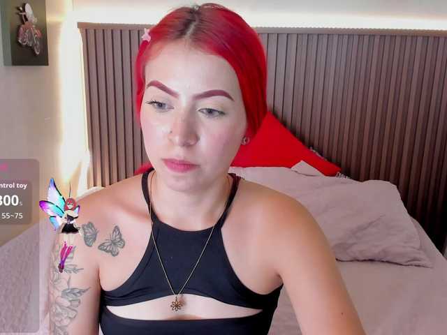 AshlySaenz live webcam show
