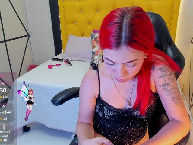 AshlySaenz live webcam show