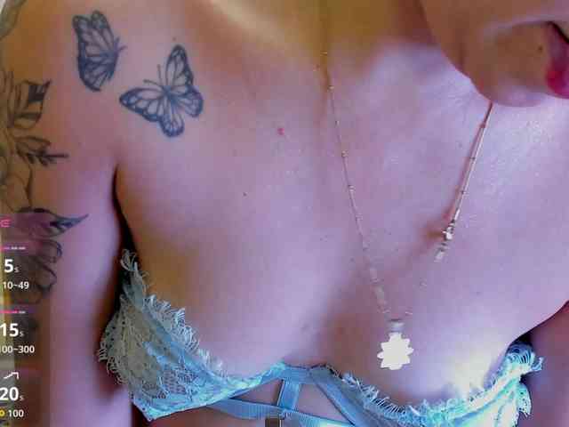 AshlySaenz webcam