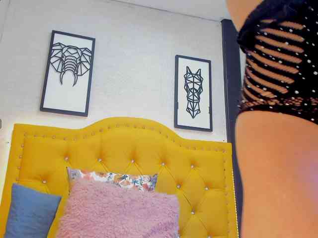 AshlySaenz webcam