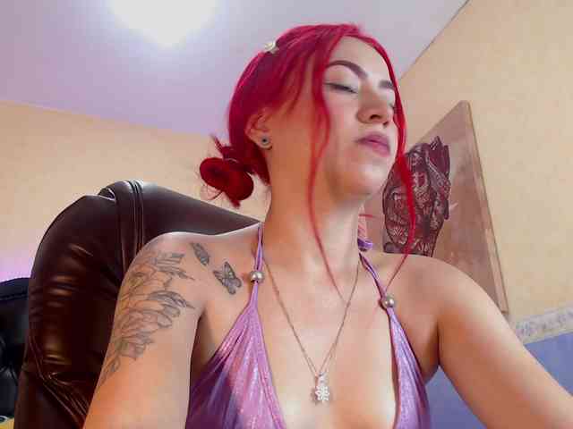 AshlySaenz webcam