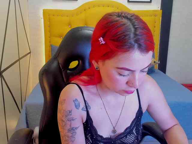 AshlySaenz webcam