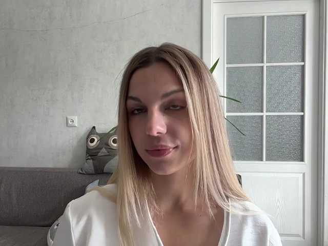 CarlotaWnorowski live cam on BongaCams