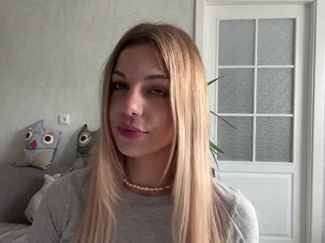 CarlotaWnorowski live cam on BongaCams