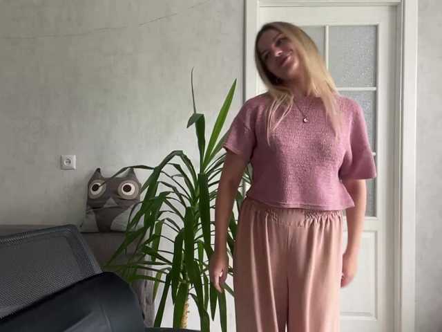 CarlotaWnorowski live cam on BongaCams