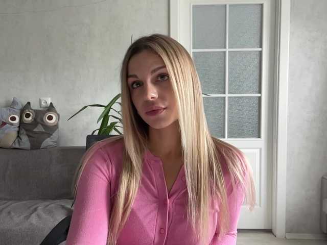 CarlotaWnorowski live cam on BongaCams