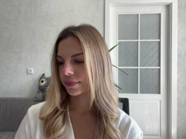 CarlotaWnorowski live cam on BongaCams