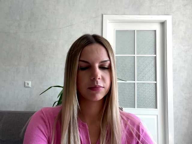 CarlotaWnorowski live cam on BongaCams
