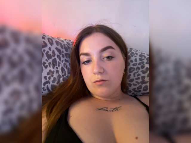 Kissss2424 live cam on BongaCams