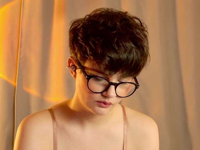 JunneWers live webcam show