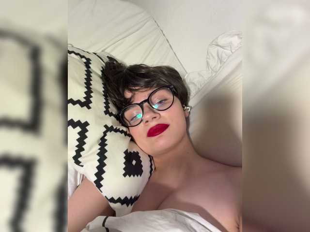 JunneWers live cam on BongaCams