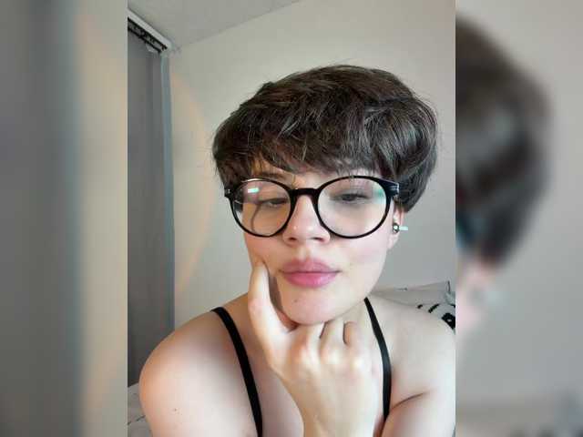 JunneWers live cam on BongaCams