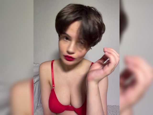 JunneWers live cam on BongaCams