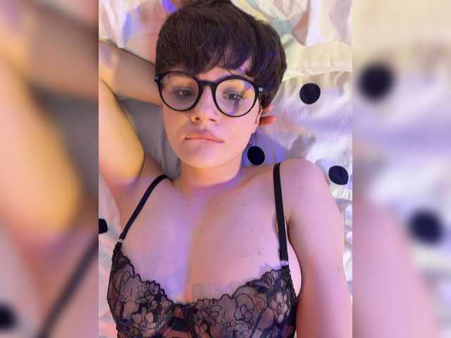 JunneWers live cam on BongaCams