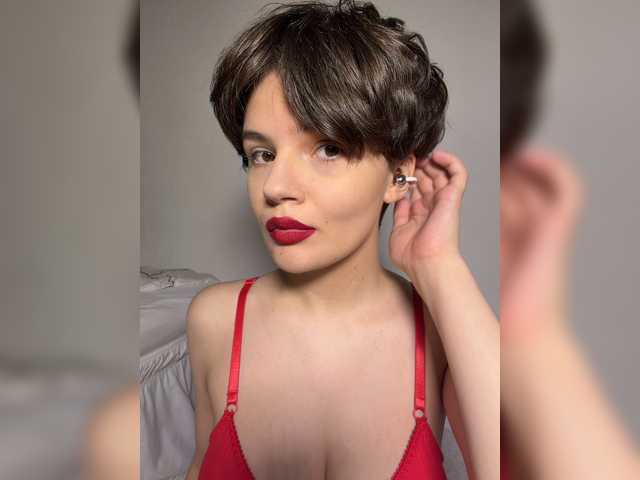 JunneWers live cam on BongaCams