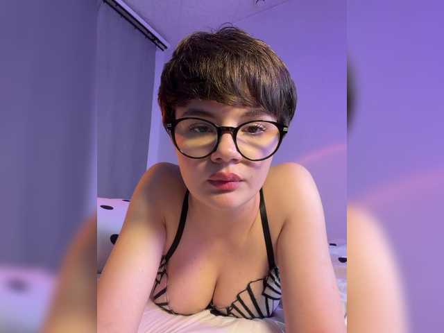 JunneWers live cam on BongaCams