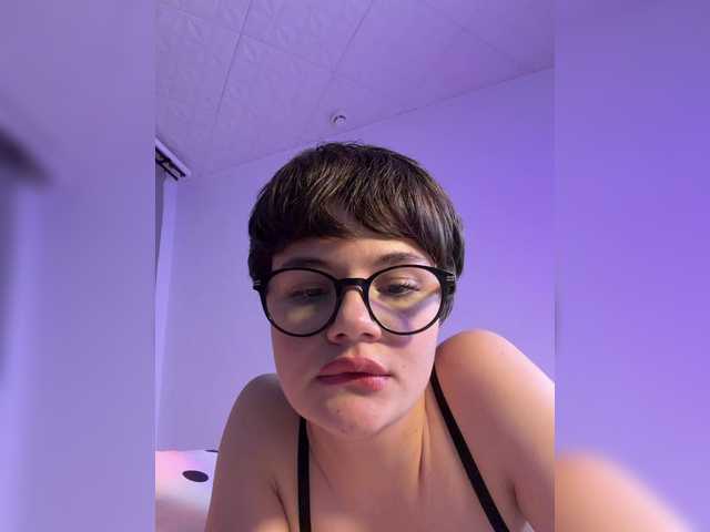 JunneWers live cam on BongaCams