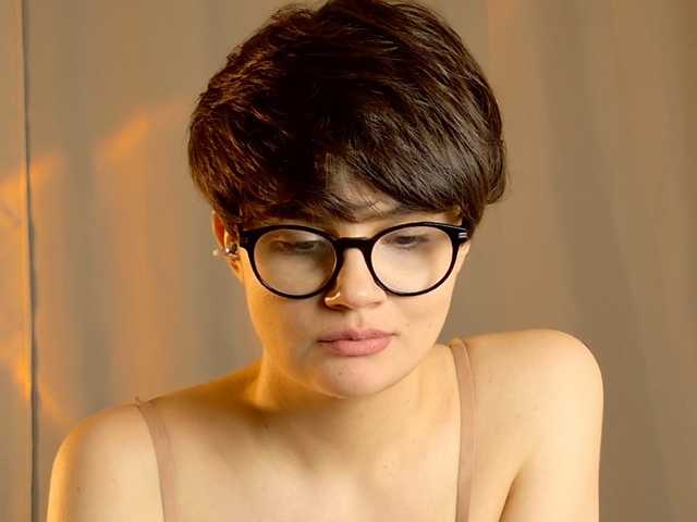 JunneWers live cam on BongaCams